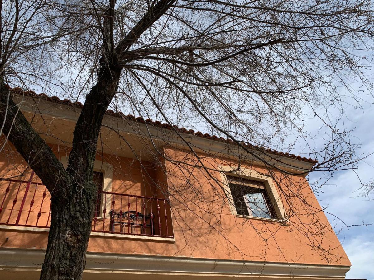Hoster Cinema Verona Томелосо Екстериор снимка